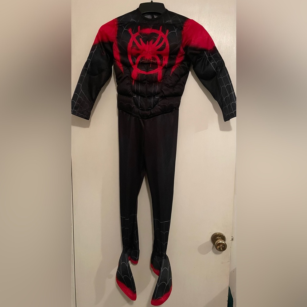 Spiderman Medium 6-7T Muscle Costume Black and Red Kids Costume w Mask.